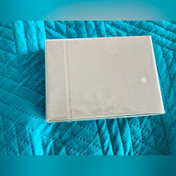 NWT Teal RFID Blocking Wallet - Picture 5 of 7